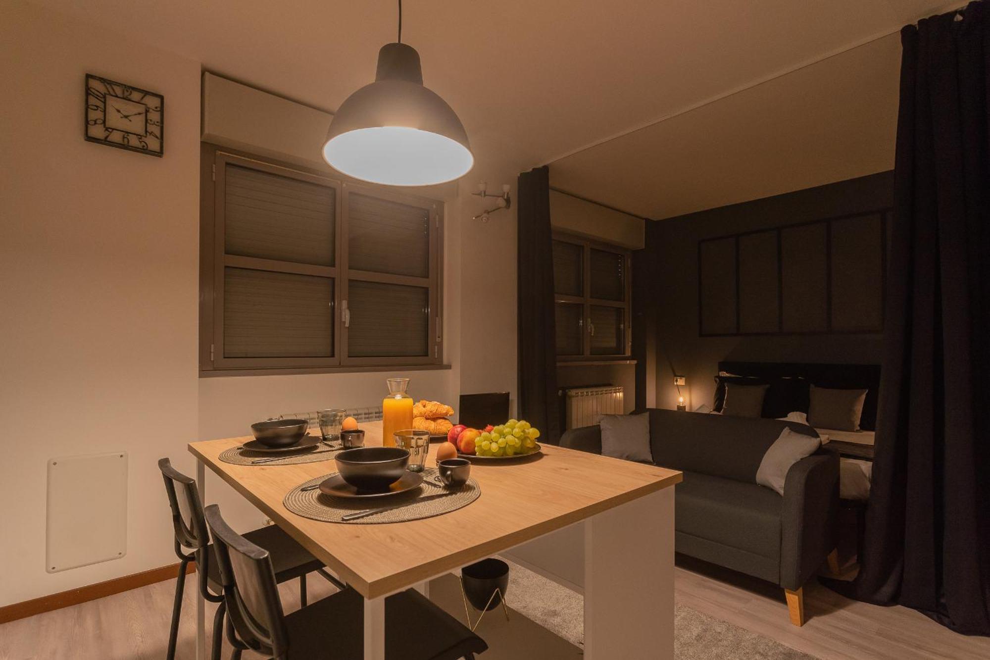Black Loft Como By Rent All Como Zewnętrze zdjęcie