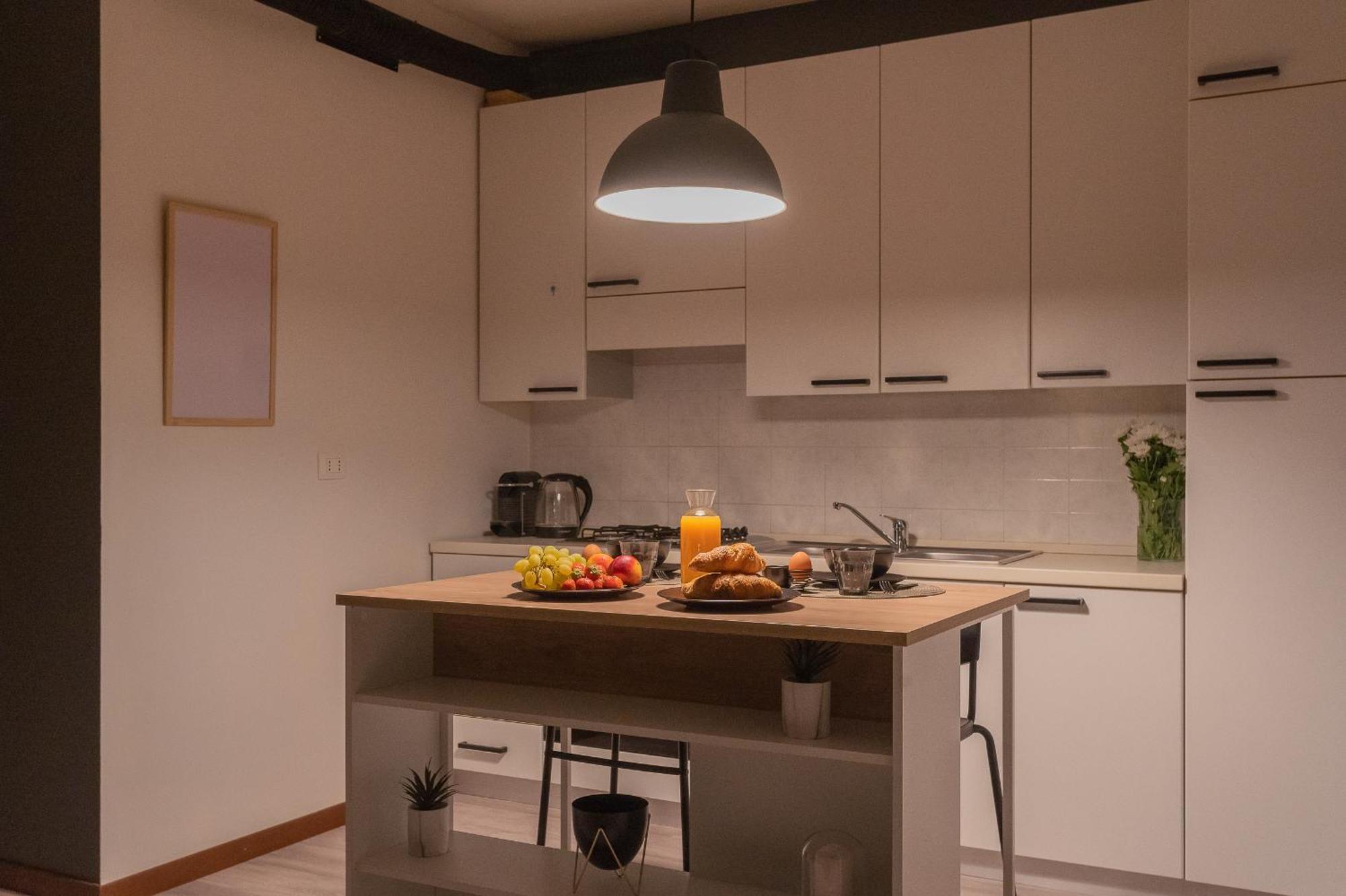 Black Loft Como By Rent All Como Zewnętrze zdjęcie